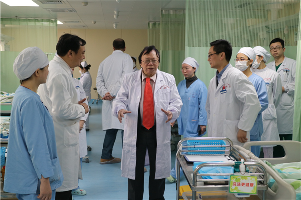 【湖北】【CRI原創】英國皇家醫學院院士高武圖訪問武漢大學中南醫院