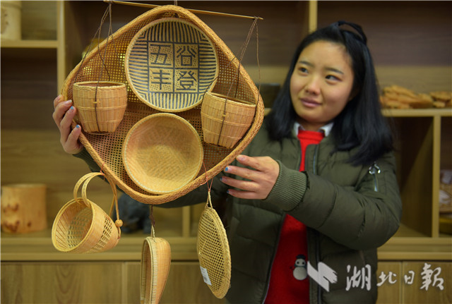 鄂西山區的“非遺工匠坊”