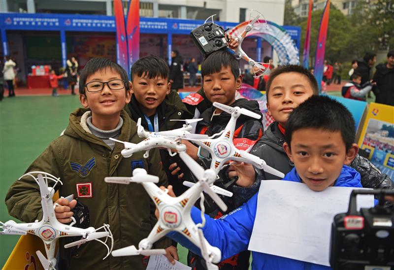 宜昌學生無人機飛機技藝大PK