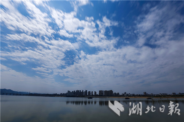 冬日鄖陽 天高雲淡景色美