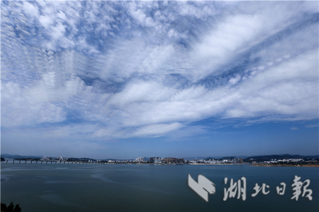 冬日鄖陽 天高雲淡景色美