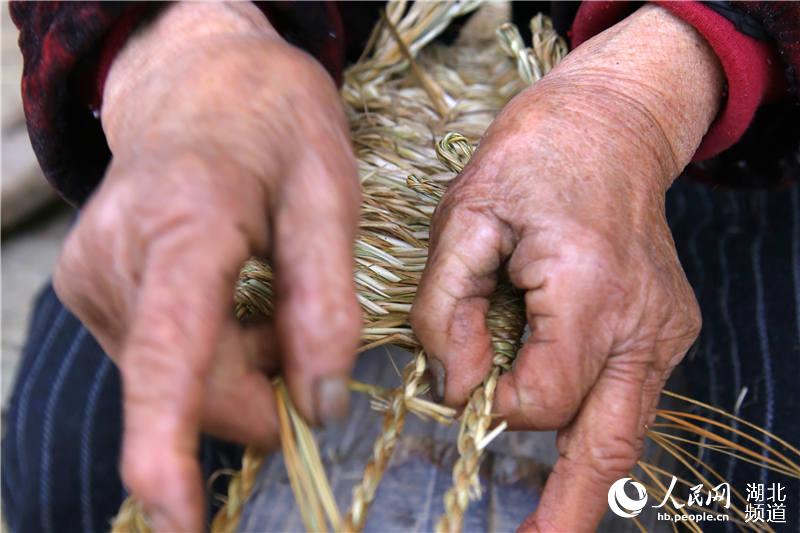 走近十堰非遺名錄——手編草鞋