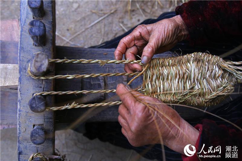 走近十堰非遺名錄——手編草鞋