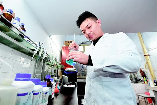 武大博士鄭寅：把富硒飲品從紙上“推”進生産線
