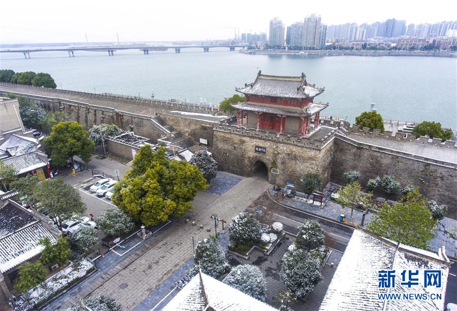 湖北襄陽：雪落古城