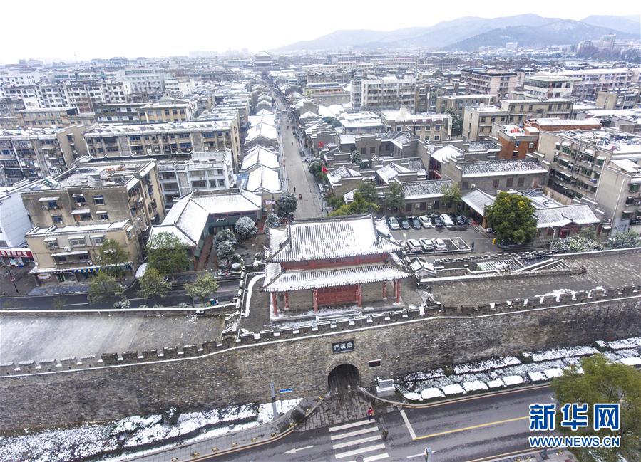 湖北襄陽：雪落古城