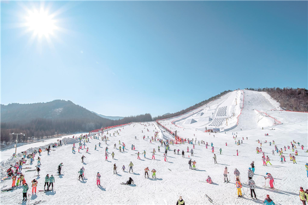 神農架冰雪遊升溫 4個滑雪場錯位佈局做大“蛋糕”