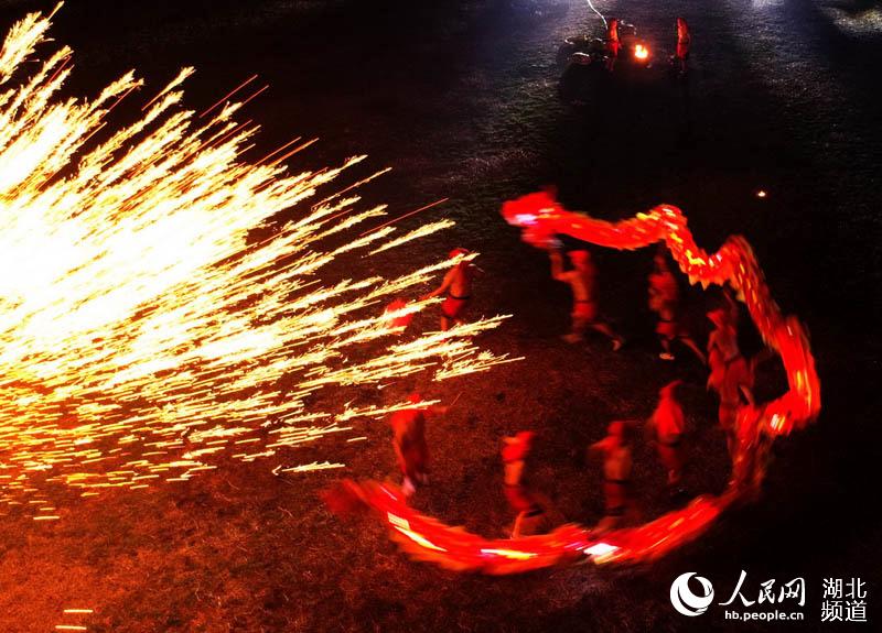 十堰鄖陽：火龍狂舞鬧元宵