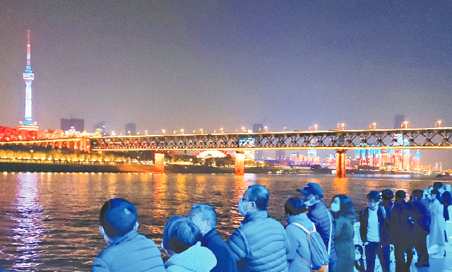 武漢春節夜遊畫卷流光溢彩_fororder_夜2