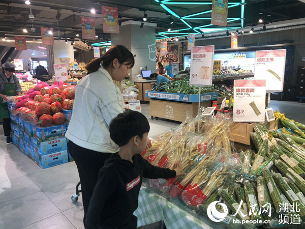湖北頭茬藕帶搶"鮮"上市 新零售推動湖北農産品搶佔全國市場