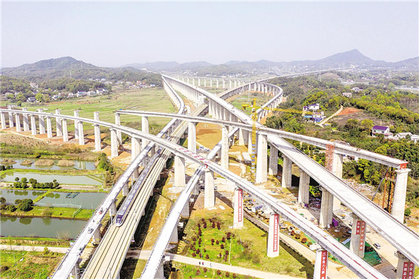 在漢央企助力湖南高鐵建設_fororder_01