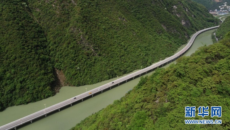 航拍興山“水上公路”：三峽庫區的生態畫廊