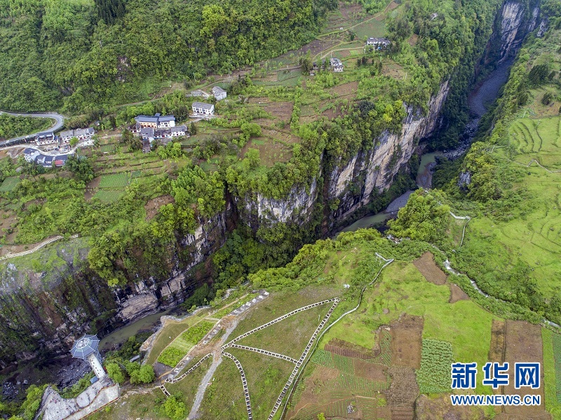 地質奇觀丨冷暖熱雲洞