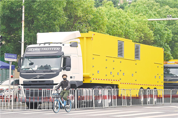 全國首臺3000千瓦中壓發電車在武漢啟用_fororder_01