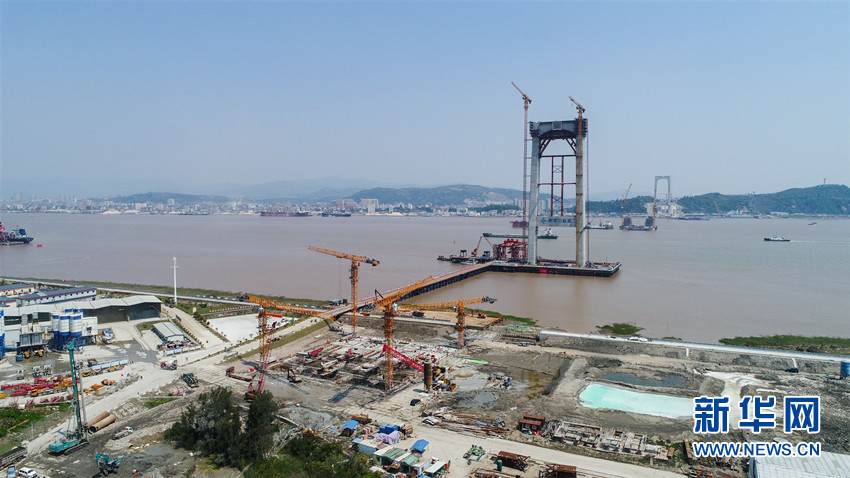 世界首例在深厚淤泥層中建造的超大型陸域沉井獲得成功