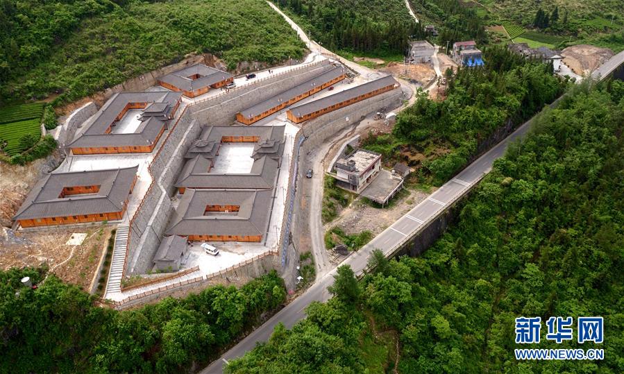 湖北恩施：古寨和新居 共助侗寨興