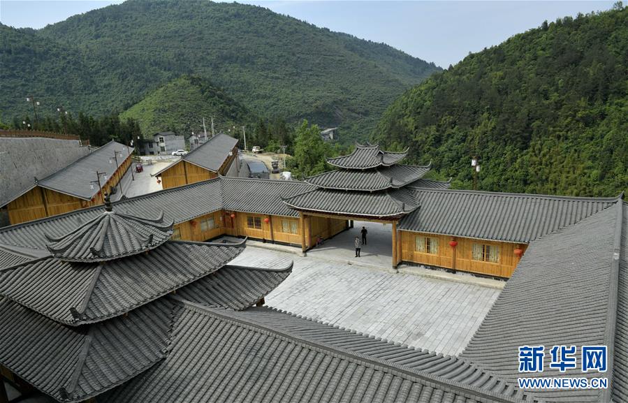 湖北恩施：古寨和新居 共助侗寨興