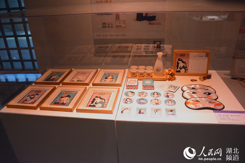 武漢五所高校畢業生設計作品聯合展出 以藝術之美傳遞公益精神