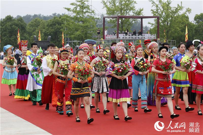 世界華人炎帝故里尋根節：30多個國家和地區華人華僑湖北“拜祖”