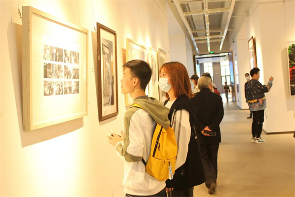 湖北省第五屆“學院空間”青年美術作品展成功舉辦_fororder_圖片3