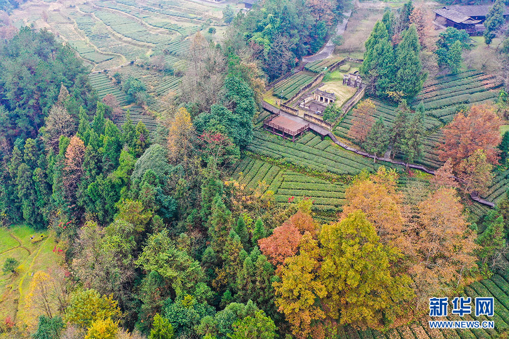 湖北咸豐：多彩唐崖 山水畫卷