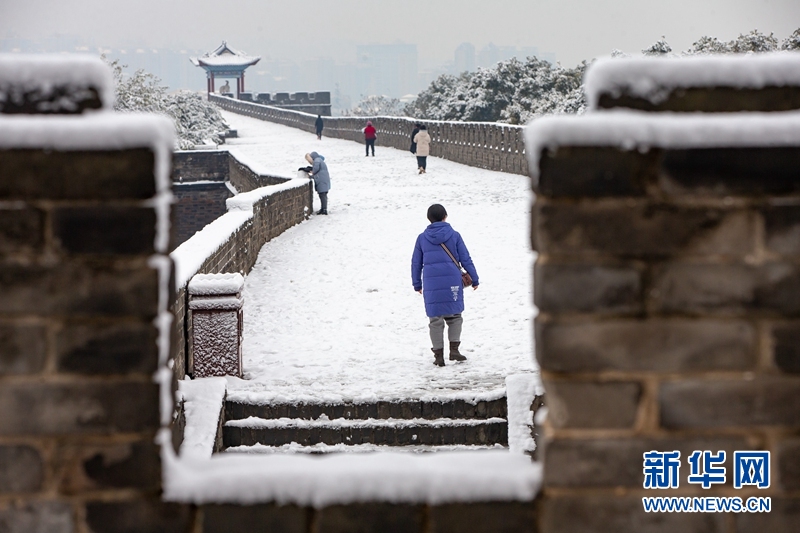 湖北襄陽：雪落古城 景色如畫