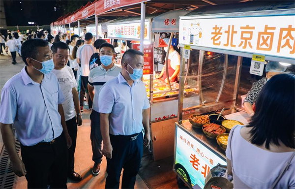 光谷城管人護航“夜經濟”發展惠民生_fororder_圖片1