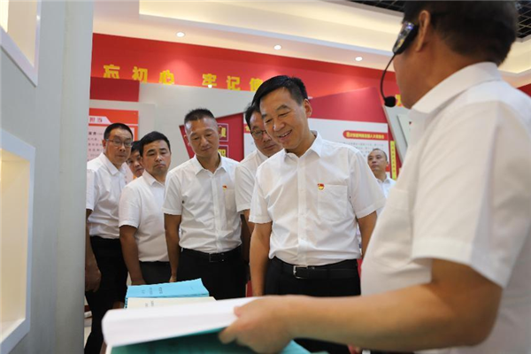 湖北鐘祥：人大代表學“榜樣” 履職為民顯“擔當”_fororder_圖片2
