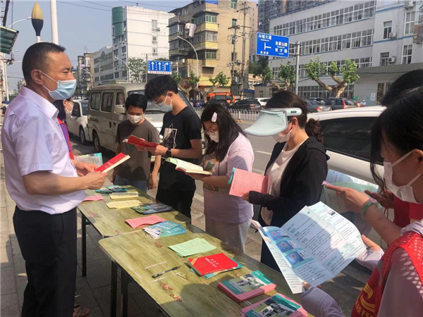 武漢經開區：創新經辦模式 實現社保服務“零距離”_fororder_圖片1
