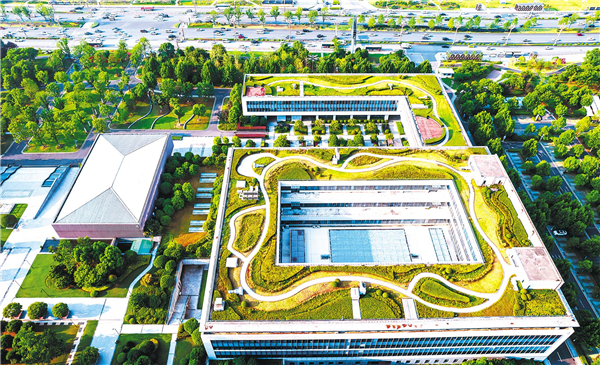 武漢探索綠化新模式 光谷“空中花園”增顏值_fororder_01