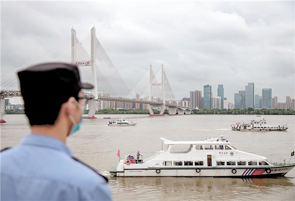 嚴打長江流域非法捕撈首輪巡查執法啟動_fororder_01