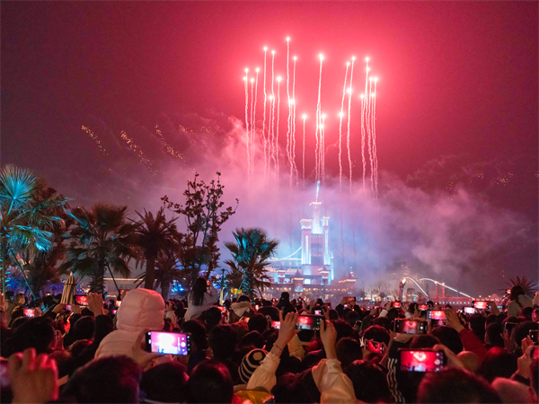 湖北襄陽上演繽紛跨年夜 華僑城奇幻度假區精彩紛呈_fororder_圖片1