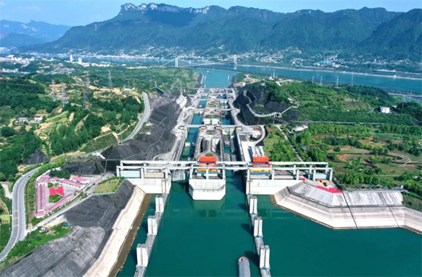 三峽船閘2022年貨運量創歷史新高 通過船舶4.06萬艘次_fororder_圖片2