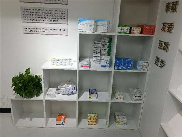 武漢江夏：核酸檢測亭變身“健康小屋” “共享藥房”解居民所需_fororder_圖片3