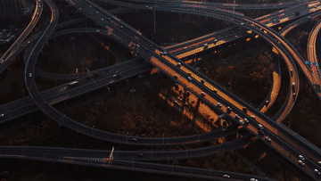 遇見武漢|全球首款純電超跑SUV從這裡駛向世界