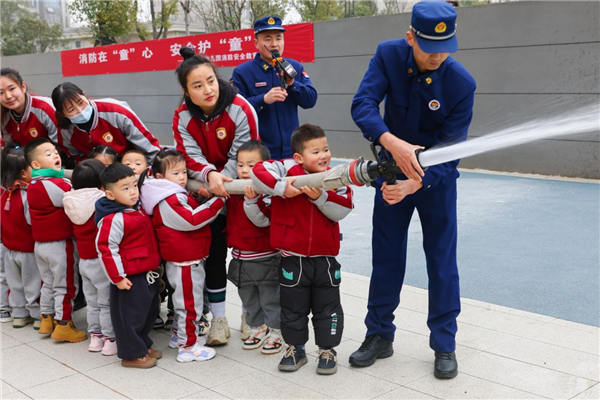 襄陽樊城多措並舉增添校園“平安砝碼”_fororder_圖片4