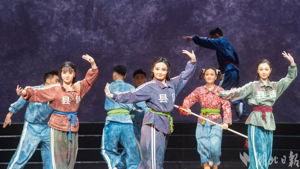 武漢“戲碼頭”戲曲藝術展在武漢劇院開幕