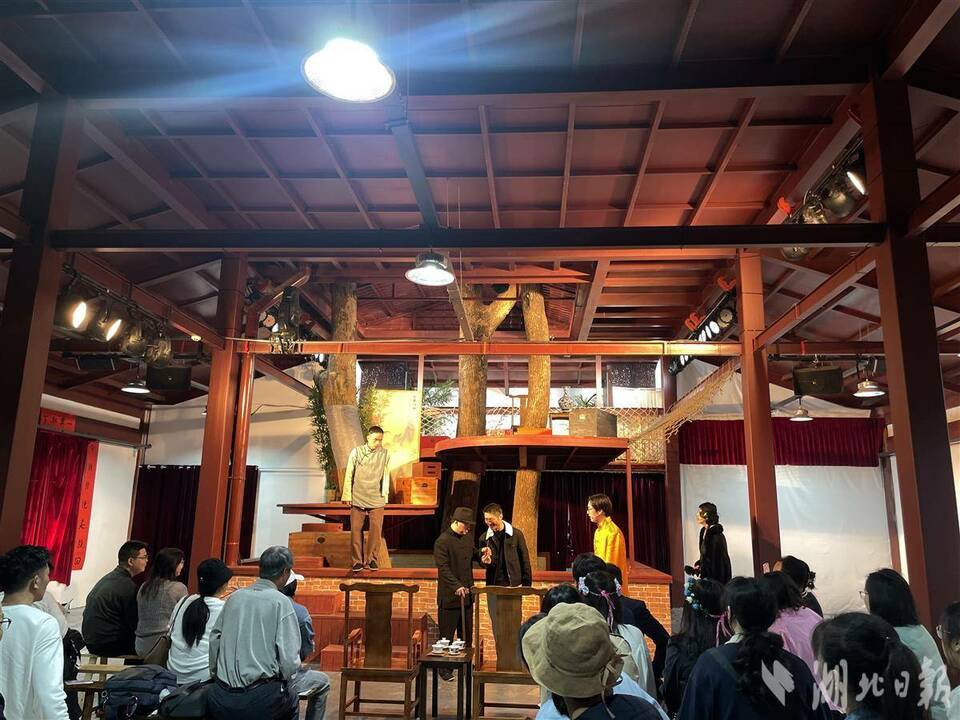 從“看景”到“入景” 國風表演沉浸式演繹“櫻花江湖”