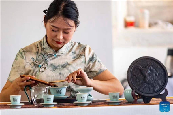 湖北茶組團出海遞“茗”片 “楚天好”茶香飄歐美_fororder_微信圖片_20240529090404