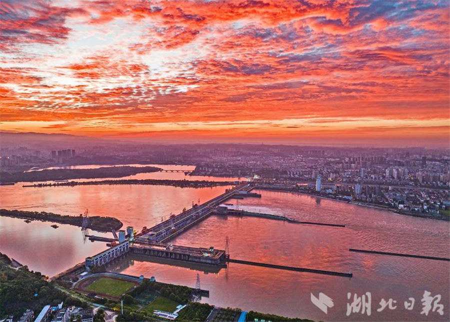 葛洲壩朝霞滿天_fororder_微信圖片_20240806092716