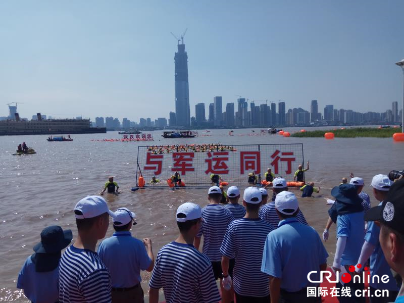 湖北武漢：萬里長江橫渡 極目楚天舒