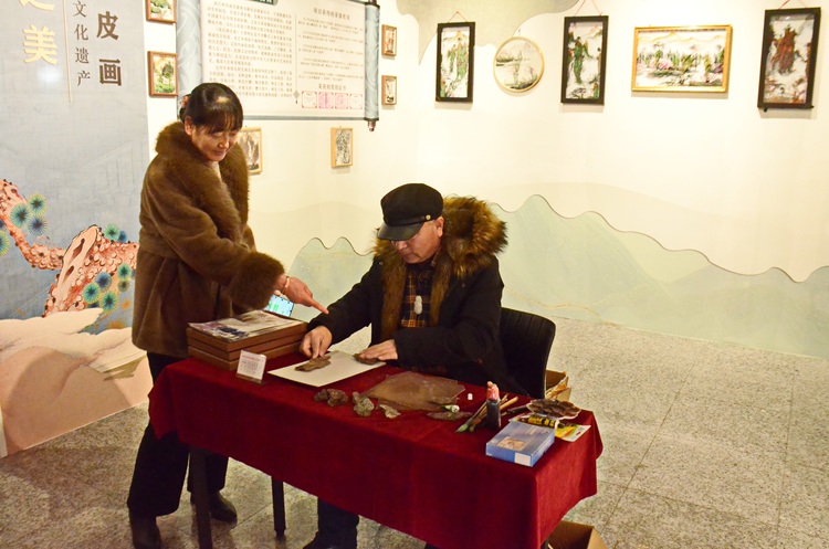 河北隆化舉辦首屆非物質文化遺産展