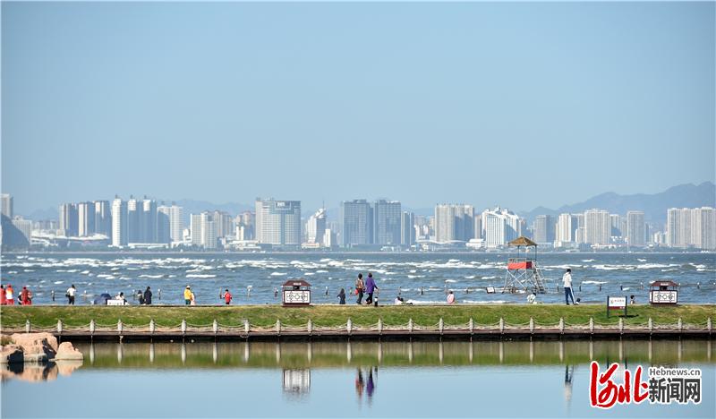 河北秦皇島：精心“繡”出美麗港城