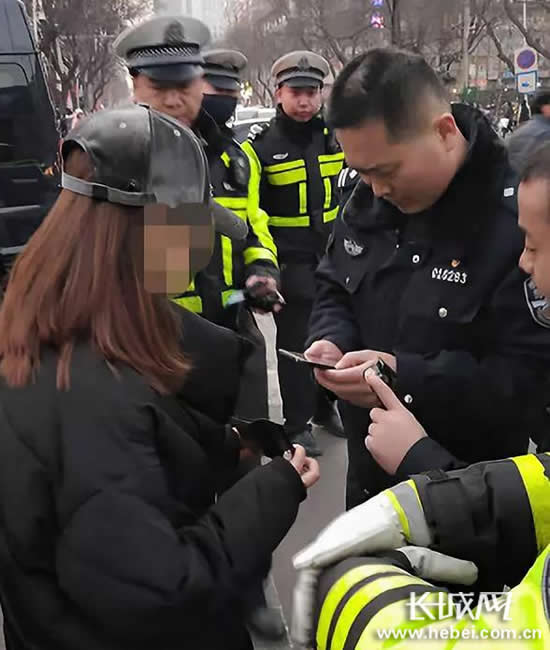 河北石家莊市交警連續查獲多位網上在逃嫌疑人