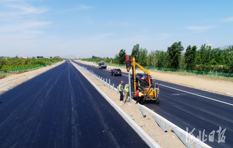 河北懷來：跨官廳水庫第二座公路大橋即將通車