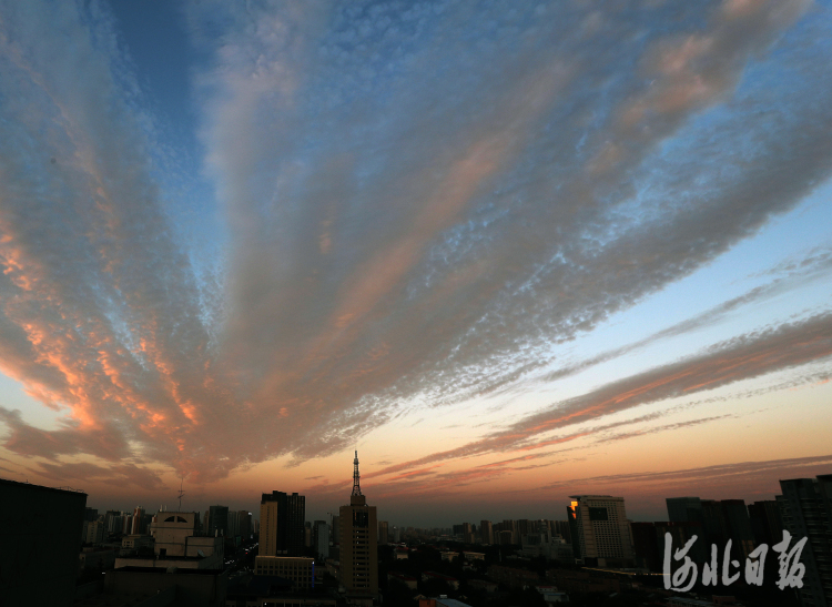 河北石家莊：雲霞滿天