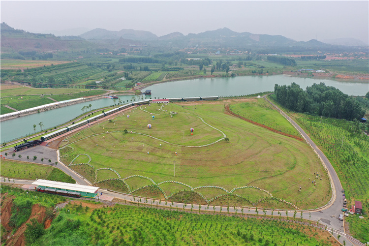 河北遷安：昔日礦山變景區 生態修復換新顏