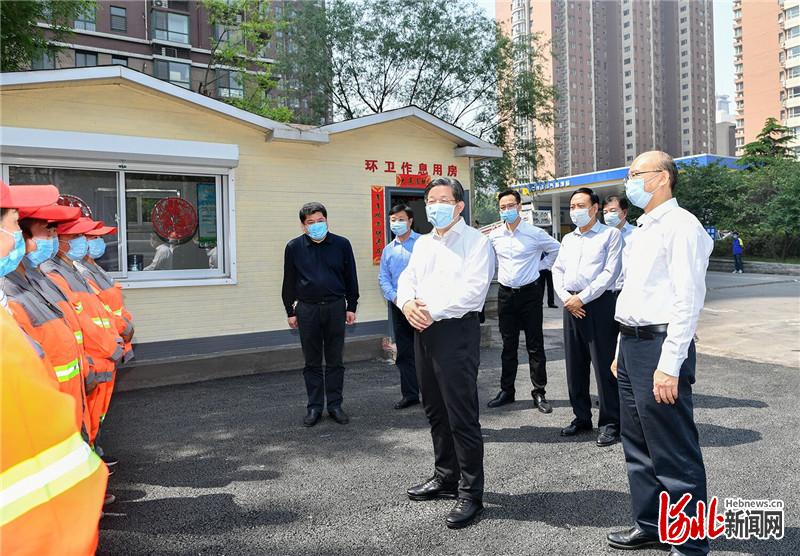 （指令）王東峰在石家莊市看望慰問一線勞動者