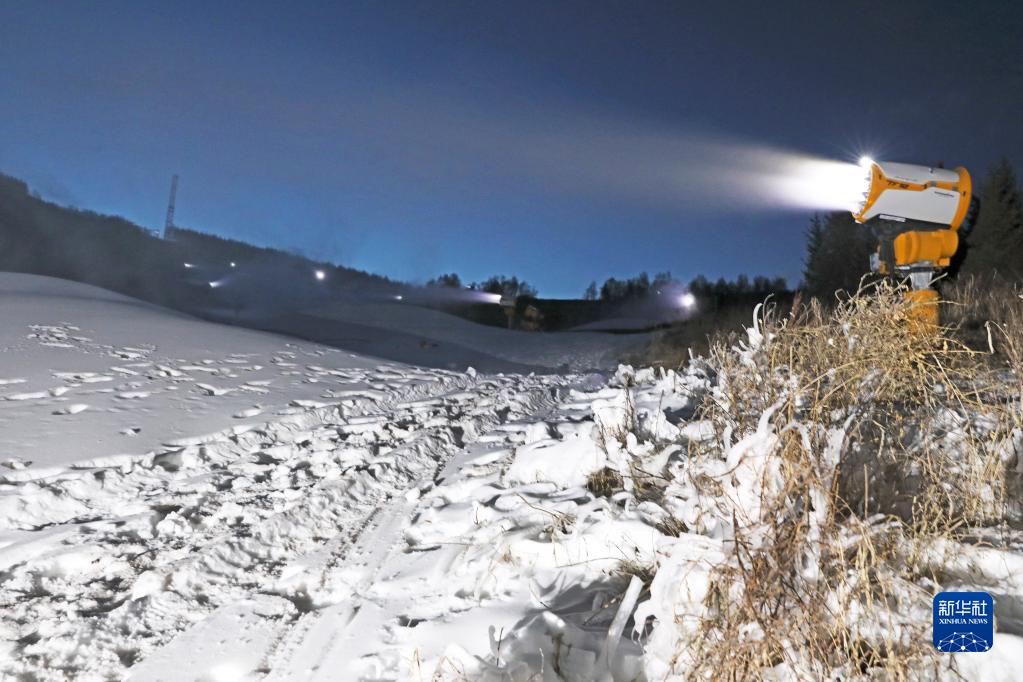 河北崇禮：冬奧賽場造雪忙