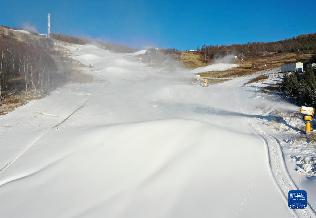 河北崇禮：冬奧賽場造雪忙